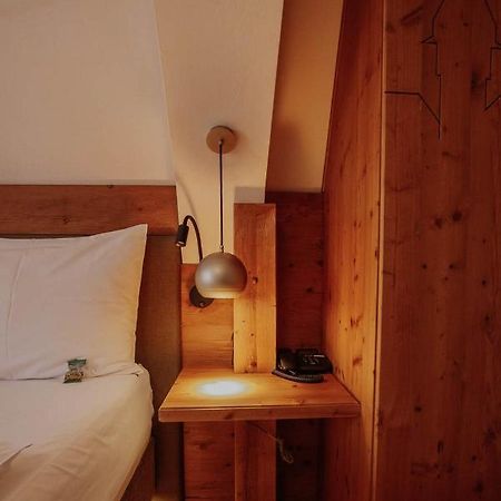 Hotel Gasthaus Zur Sonne Дінкельсбюль Екстер'єр фото