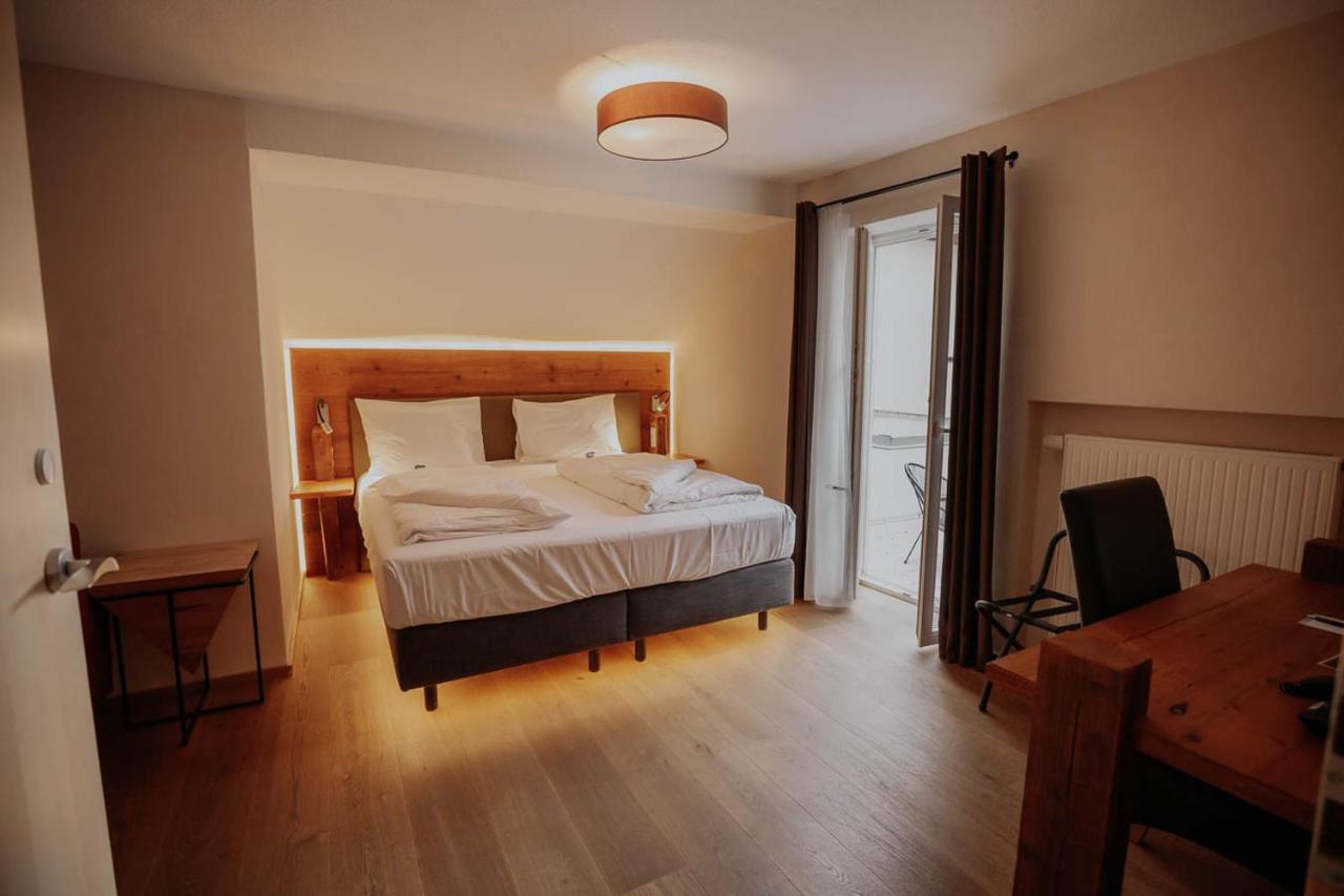 Hotel Gasthaus Zur Sonne Дінкельсбюль Екстер'єр фото