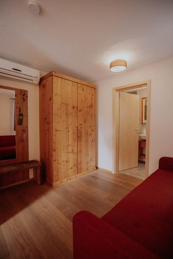 Hotel Gasthaus Zur Sonne Дінкельсбюль Екстер'єр фото