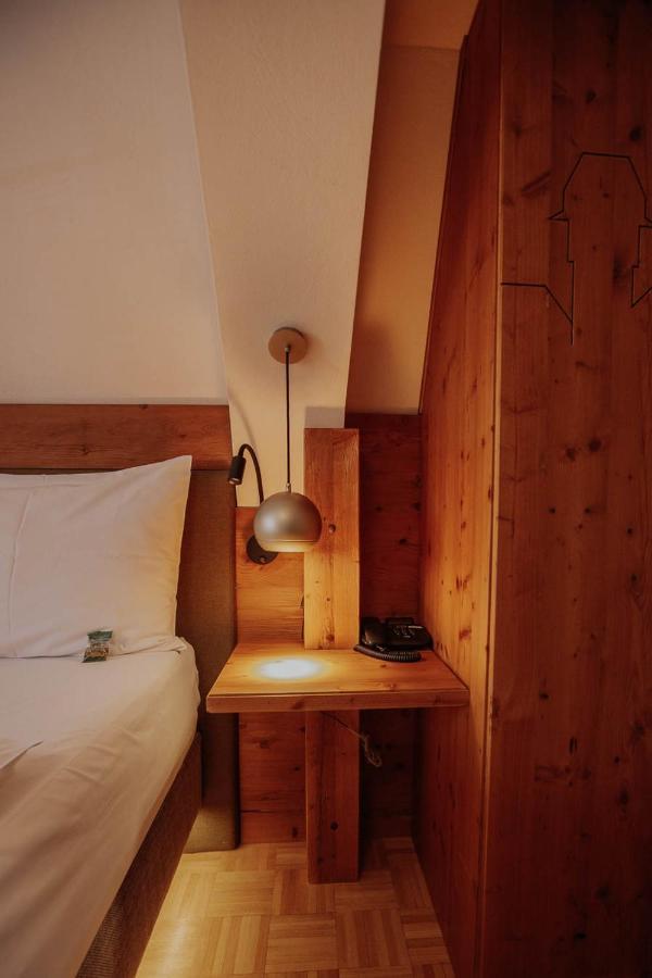 Hotel Gasthaus Zur Sonne Дінкельсбюль Екстер'єр фото