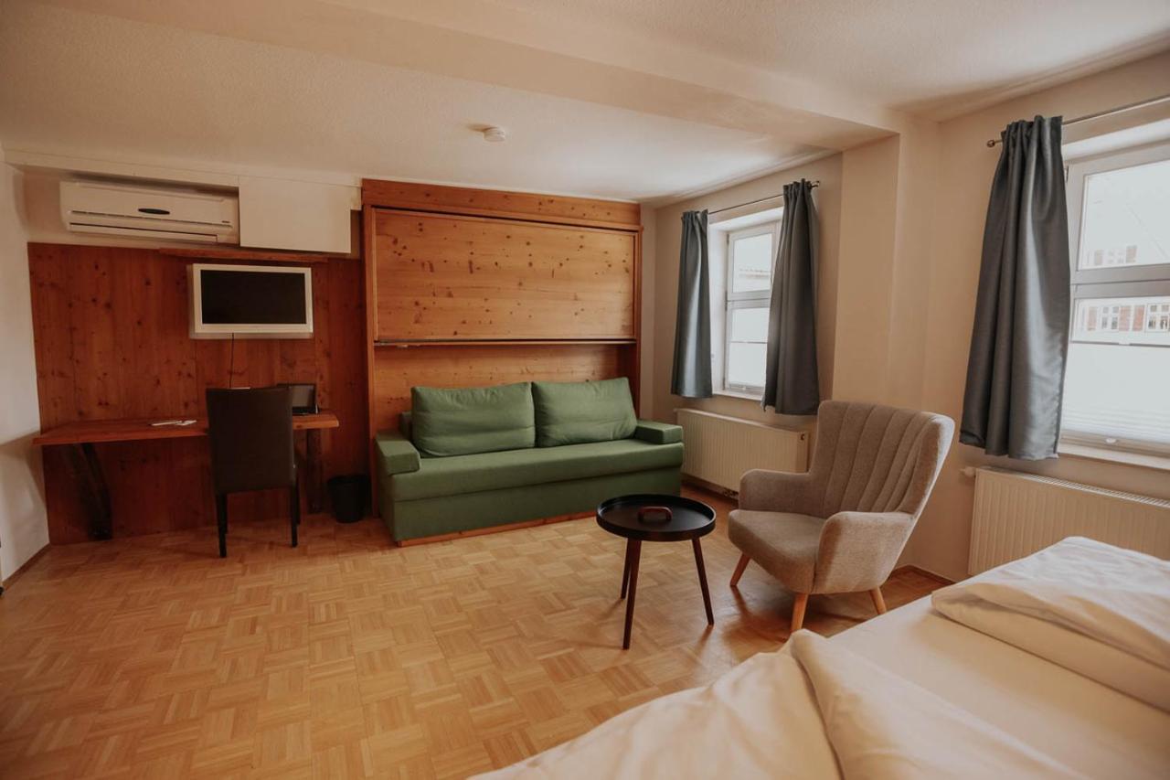 Hotel Gasthaus Zur Sonne Дінкельсбюль Екстер'єр фото