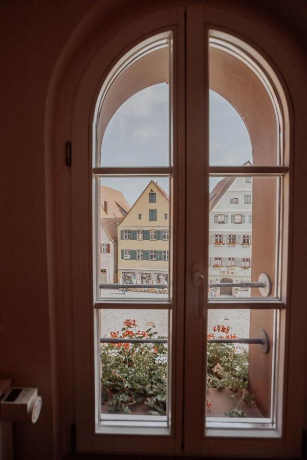 Hotel Gasthaus Zur Sonne Дінкельсбюль Екстер'єр фото